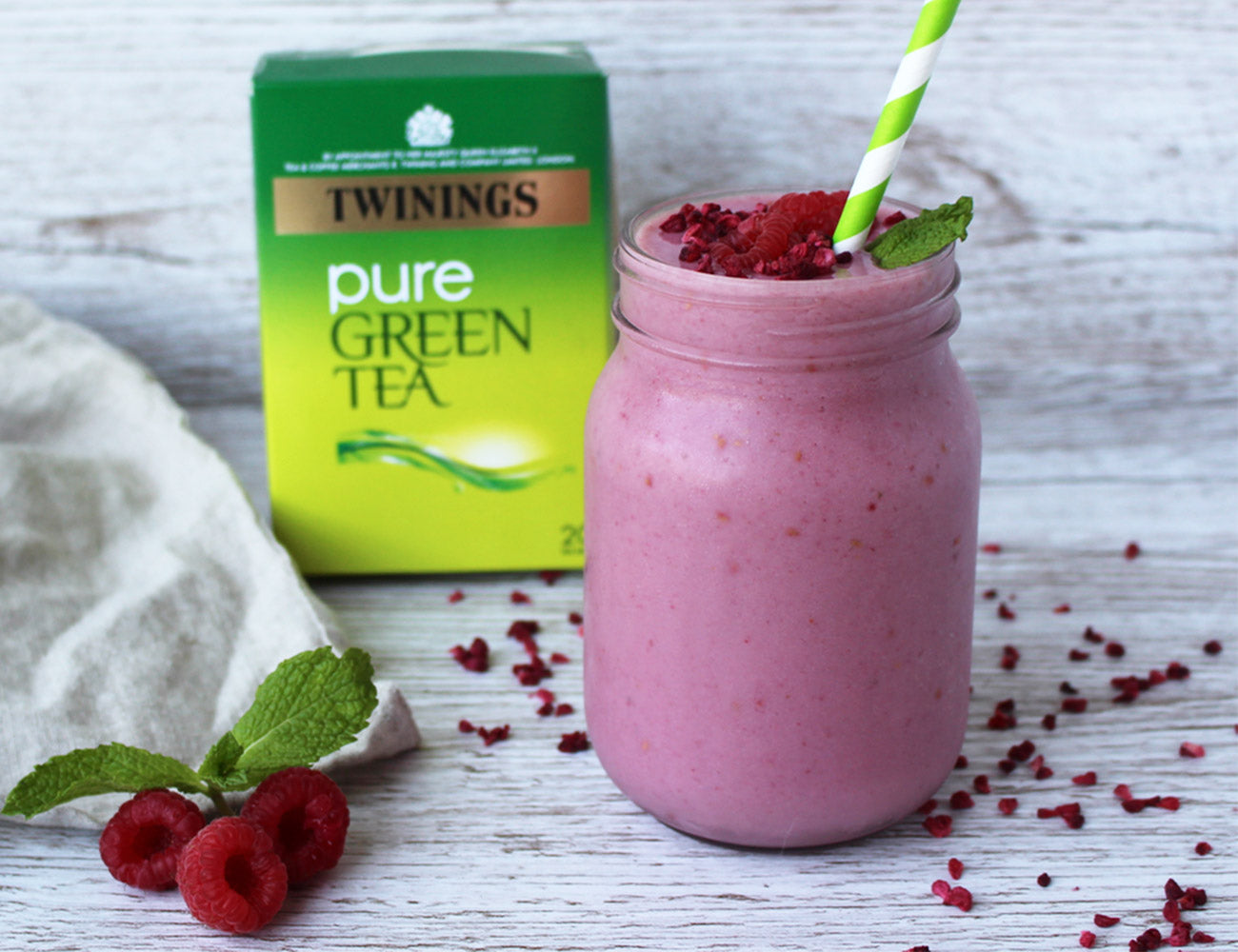 http://twinings.co.uk/cdn/shop/articles/feature-Raspberry-Green-Tea-Smoothie.jpg?v=1623055330